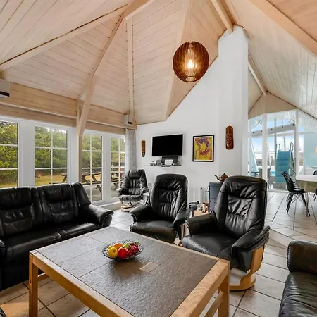 Eweline - 700m From The Sea By Interhome